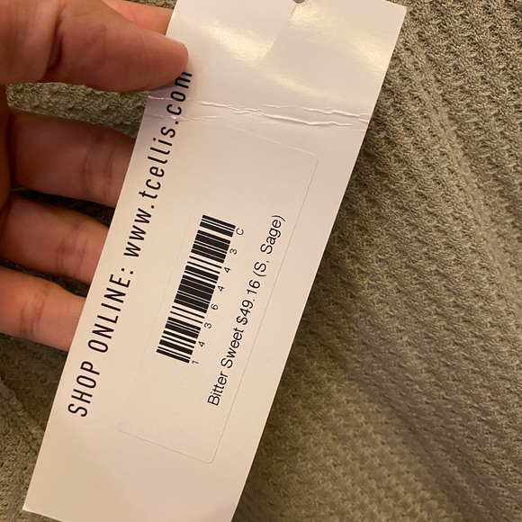 T. C. Elli’s longsleeve in sage
Size small
NWT - Picture 4 of 4